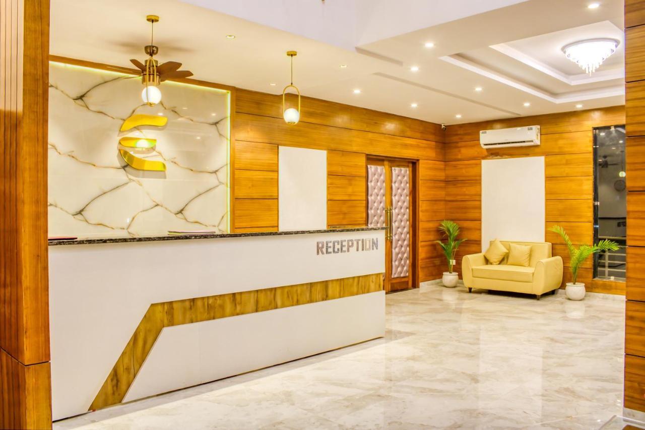 The Eleganza Hotel Jhajra Exterior photo