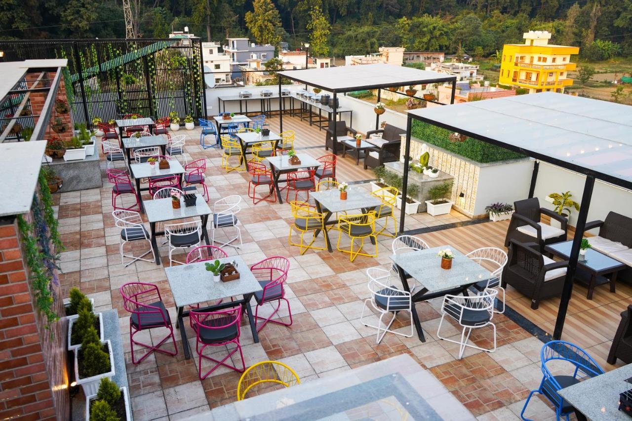The Eleganza Hotel Jhajra Exterior photo