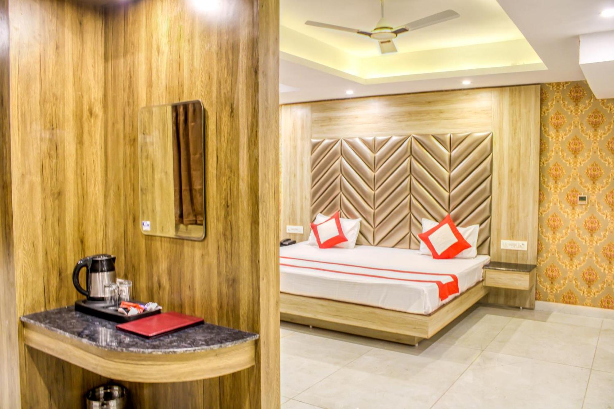 The Eleganza Hotel Jhajra Exterior photo
